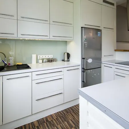 Comfort In Great Location *