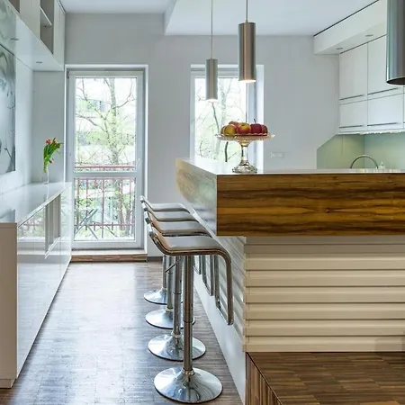 Apartment Comfort In Great Location *