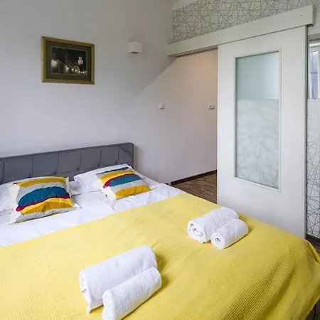 Comfort In Great Location Apartment Krakow